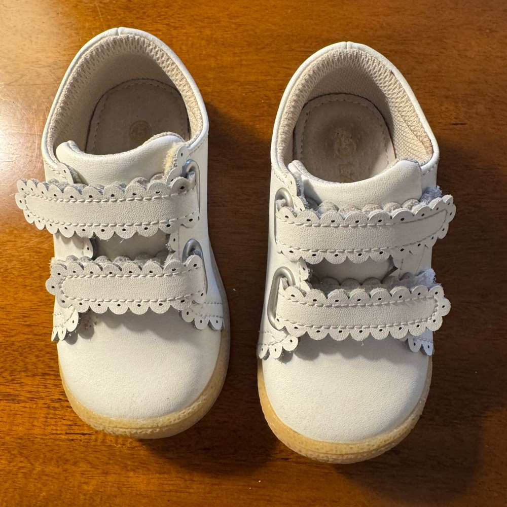Scalloped Strap Kids Shoes - White